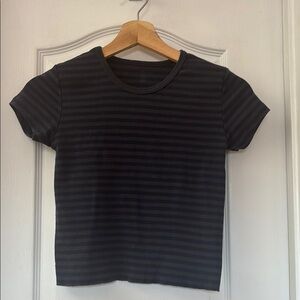 Brandy Melville Fitted Gray and Blue Short Sleeve Tee